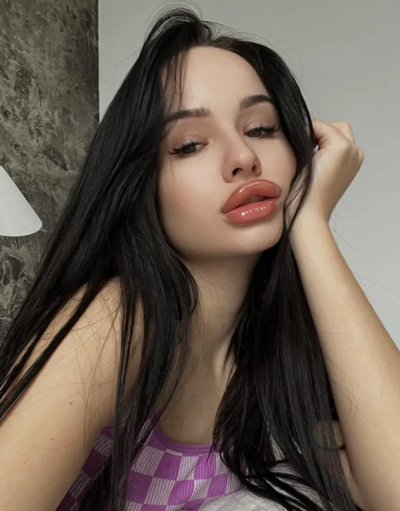 Sophia, a sophisticated escort London professional.
